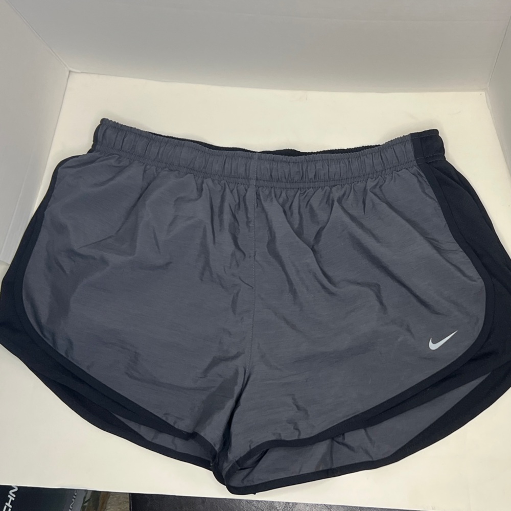 Nike Dri Fit Women’s Black Shorts sz XL